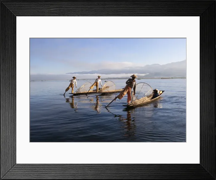 Framed Print : Intha leg-rower fishermen, Inle Lake, Shan State, Myanmar (Burma), Asia Framed Print : Intha leg-rower fishermen, Inle Lake, Shan State, Myanmar (Burma), Asia