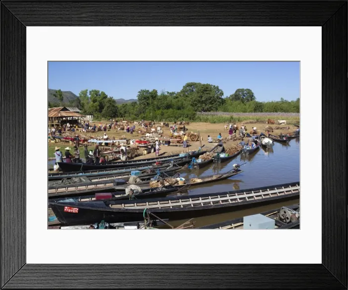 Framed Print : Thaung Tho tribal market at southern end of lake, Inle Lake, Shan State, Myanmar (Burma), Asia Framed Print : Thaung Tho tribal market at southern end of lake, Inle Lake, Shan State, Myanmar (Burma), Asia