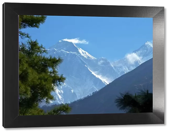 View to Mount Everest and Lhotse from the trail near Namche Bazaar, Nepal, Himalayas, Asia