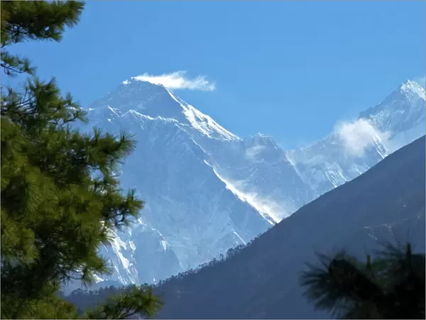 View to Mount Everest and Lhotse from the trail near Namche Bazaar, Nepal, Himalayas, Asia