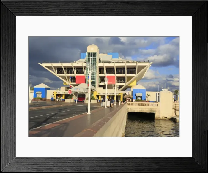 Framed Print : The Pier in St. Petersburg, Tampa, Florida, United States of America, North America Framed Print : The Pier in St. Petersburg, Tampa, Florida, United States of America, North America