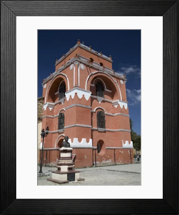 Framed Print : Arco-Torre del Carmen built in 1677, and statue of Mariano Ruiz Suasnavar in the foreground, San Cristobal de las Casas, Chiapas, Mexico, North America Framed Print : Arco-Torre del Carmen built in 1677, and statue of Mariano Ruiz Suasnavar in the foreground, San Cristobal de las Casas, Chiapas, Mexico, North America