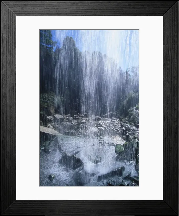 Framed Print : Waterfall, Lake Ontario, Ontario, Canada Framed Print : Waterfall, Lake Ontario, Ontario, Canada