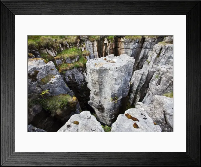 Framed Print : Limestone formations at Buttertubs on the Pass from Wensleydale to Swaldale, Yorkshire Dales, Yorkshire, England, United Kingdom, Europe Framed Print : Limestone formations at Buttertubs on the Pass from Wensleydale to Swaldale, Yorkshire Dales, Yorkshire, England, United Kingdom, Europe