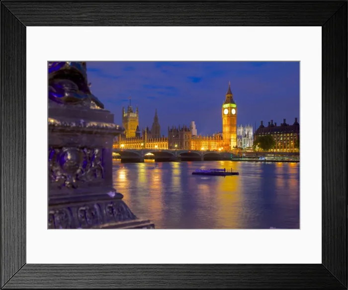 Framed Print : River Thames and Houses of Parliament at dusk, London, England, United Kingdom, Europe Framed Print : River Thames and Houses of Parliament at dusk, London, England, United Kingdom, Europe