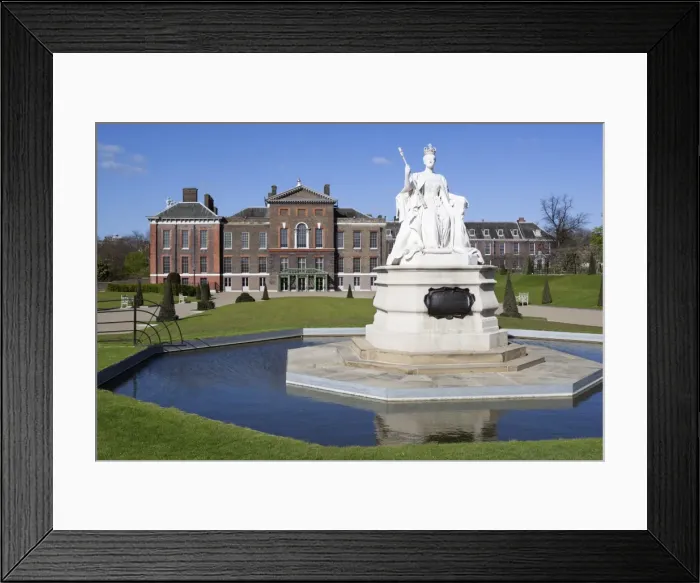Framed Print : Kensington Palace and Queen Victoria statue, Kensington Gardens, London, England, United Kingdom, Europe
