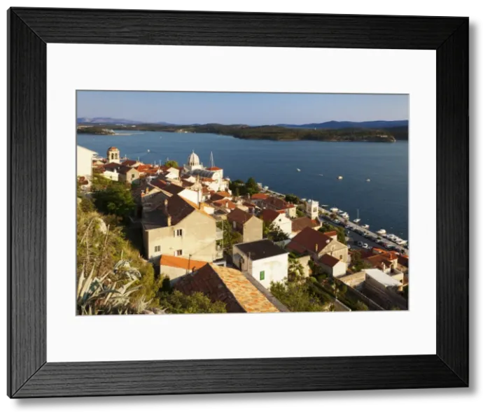 Framed Print : View of the old town and Cathedral of St. Jacob (Cathedral of St. James), UNESCO World Heritage Site, Sibenik, Dalmatia, Croatia, Europe Framed Print : View of the old town and Cathedral of St. Jacob (Cathedral of St. James), UNESCO World Heritage Site, Sibenik, Dalmatia, Croatia, Europe