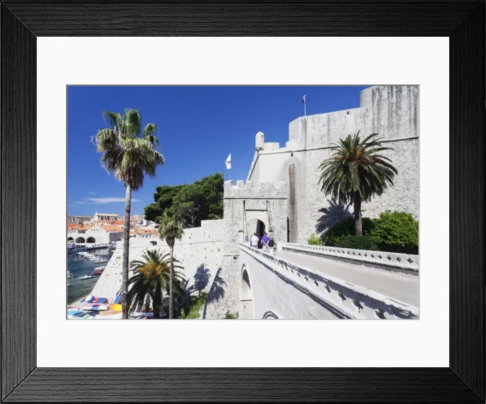 Framed Print : Ploce Gate and Fort Revelin, Old Town, UNESCO World Heritage Site, Dubrovnik, Dalmatia, Croatia, Europe Framed Print : Ploce Gate and Fort Revelin, Old Town, UNESCO World Heritage Site, Dubrovnik, Dalmatia, Croatia, Europe