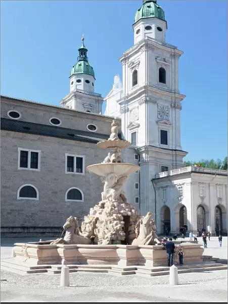 Residenzplatz Square, Residenzbrunnen fountain, Dom Cathedral, Salzburg, Salzburger Land, Austria, Europe