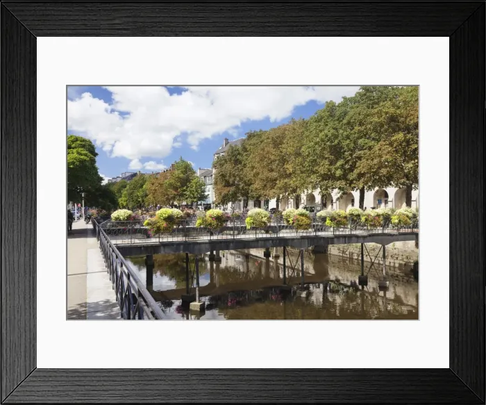 Framed Print : The River Odet and a flower decorated bridge, Quimper, Finistere, Brittany, France, Europe Framed Print : The River Odet and a flower decorated bridge, Quimper, Finistere, Brittany, France, Europe