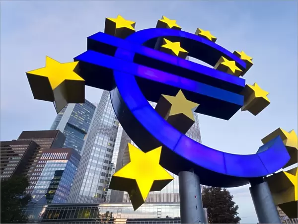 European Central Bank and Euro Symbol, Willy Brandt Platz, Frankfurt-am-Main, Hessen, Germany, Europe