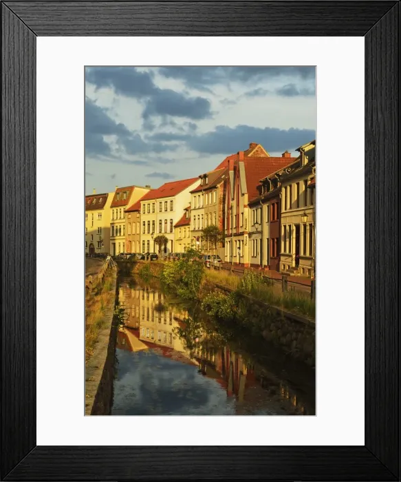 Framed Print : Evening scene in the old town of Wismar, Mecklenburg-Vorpommern, Germany, Baltic Sea, Europe Framed Print : Evening scene in the old town of Wismar, Mecklenburg-Vorpommern, Germany, Baltic Sea, Europe