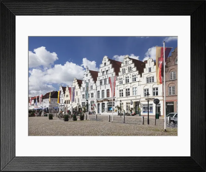 Framed Print : Market square with Dutch renaissance buildings, Friedrichstadt, Nordfriedland, Schleswig Holstein, Germany, Europe Framed Print : Market square with Dutch renaissance buildings, Friedrichstadt, Nordfriedland, Schleswig Holstein, Germany, Europe