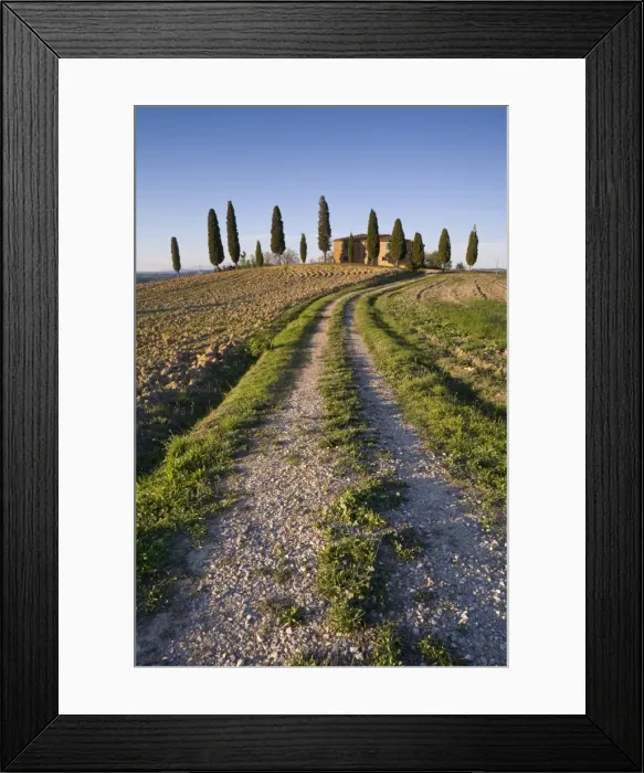 Framed Print : Iconic Tuscan Farmhouse, Val d Orcia, UNESCO World Heritage Site, Tuscany, Italy, Europe Framed Print : Iconic Tuscan Farmhouse, Val d Orcia, UNESCO World Heritage Site, Tuscany, Italy, Europe