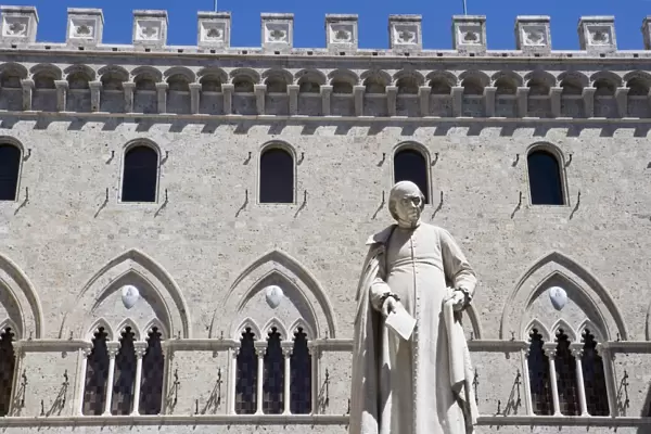 Statue of Sallustio Bandini, Palazzo Salimbeni, Siena, Tuscany, Italy