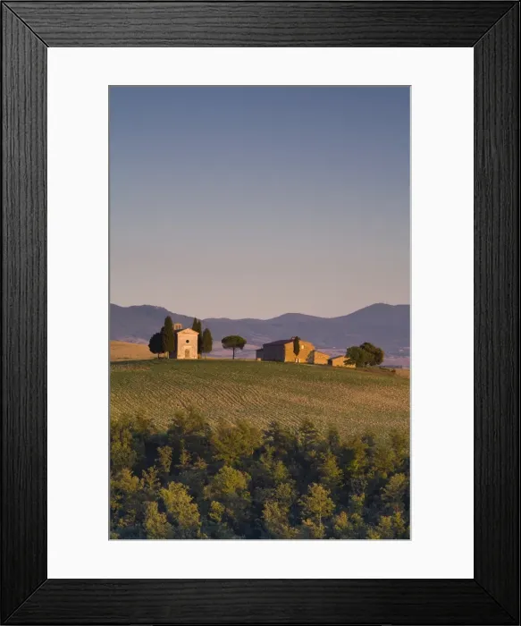 Framed Print : Iconic Tuscan Farmhouse, Val d Orcia, UNESCO World Heritage Site, Tuscany, Italy, Europe