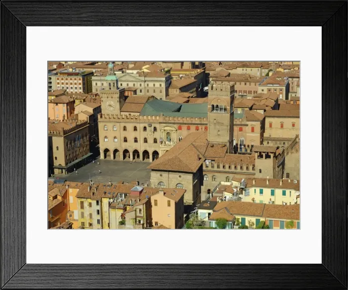 Framed Print : Piazza Maggiore, Bologna, Emilia-Romagna, Italy, Europe Framed Print : Piazza Maggiore, Bologna, Emilia-Romagna, Italy, Europe
