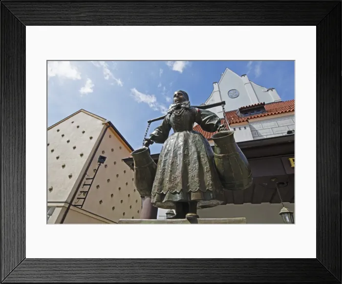 Framed Print : Bamberg Woman statue, historic Old Town, Poznan, Poland, Europe Framed Print : Bamberg Woman statue, historic Old Town, Poznan, Poland, Europe