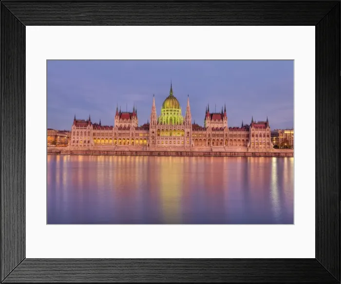 Framed Print : Hungarian Parliament Building and the River Danube at sunset, Budapest, Hungary, Europe Framed Print : Hungarian Parliament Building and the River Danube at sunset, Budapest, Hungary, Europe