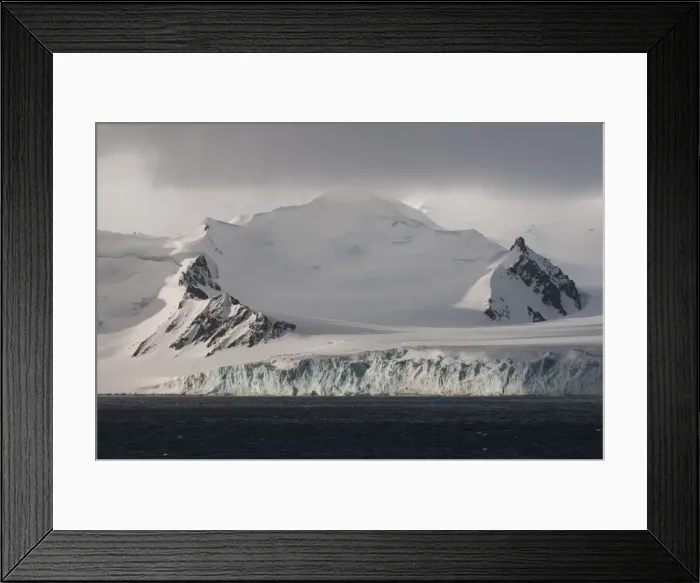 Framed Print : Huge snow field in the Half Moon Bay, South Shetland Islands, Antarctica, Polar Regions Framed Print : Huge snow field in the Half Moon Bay, South Shetland Islands, Antarctica, Polar Regions