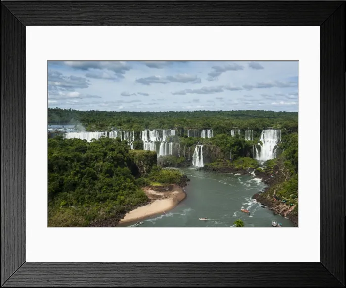 Framed Print : Foz de Iguazu (Iguacu Falls), the largest waterfalls in the world, Iguacu National Park, UNESCO World Heritage Site, Brazil, South America Framed Print : Foz de Iguazu (Iguacu Falls), the largest waterfalls in the world, Iguacu National Park, UNESCO World Heritage Site, Brazil, South America