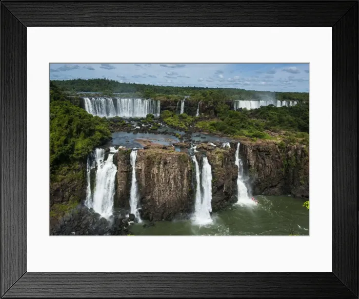 Framed Print : Foz de Iguazu (Iguacu Falls), the largest waterfalls in the world, Iguacu National Park, UNESCO World Heritage Site, Brazil, South America Framed Print : Foz de Iguazu (Iguacu Falls), the largest waterfalls in the world, Iguacu National Park, UNESCO World Heritage Site, Brazil, South America