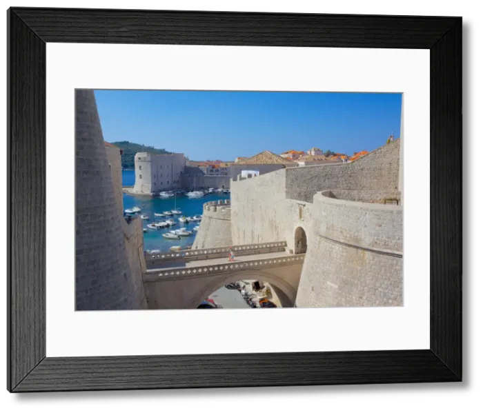 Framed Print : Harbour and Old Town walls, UNESCO World Heritage Site, Dubrovnik, Dalmatia, Croatia, Europe Framed Print : Harbour and Old Town walls, UNESCO World Heritage Site, Dubrovnik, Dalmatia, Croatia, Europe