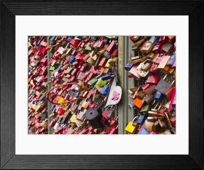 Framed Print : Love locks on the railway bridge in Cologne, North Rhine-Westphalia, Germany, Europe Framed Print : Love locks on the railway bridge in Cologne, North Rhine-Westphalia, Germany, Europe