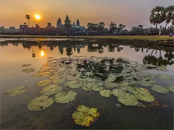 Sunrise over Angkor Wat, Angkor, UNESCO World Heritage Site, Siem Reap Province, Cambodia, Indochina, Southeast Asia, Asia