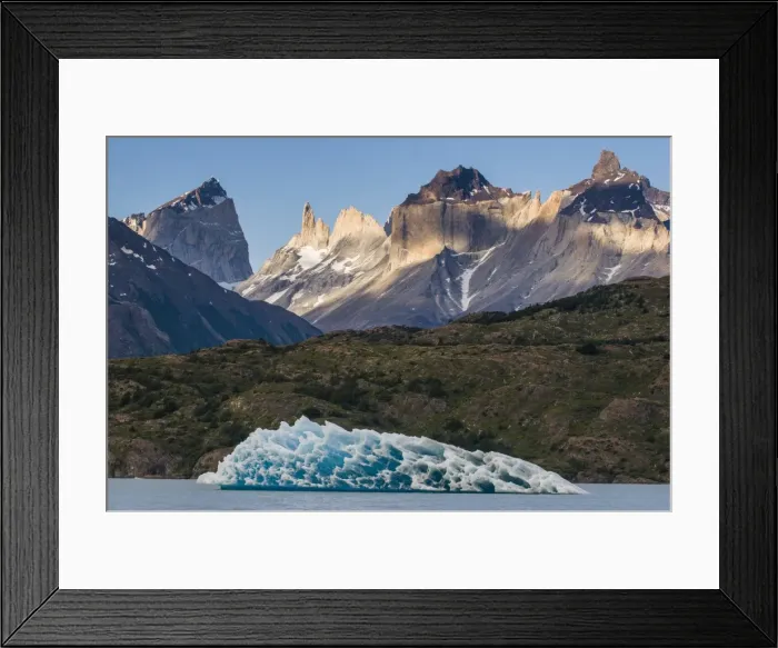 Framed Print : Iceberg on Lago Grey lake in the Torres del Paine National Park, Patagonia, Chile, South America Framed Print : Iceberg on Lago Grey lake in the Torres del Paine National Park, Patagonia, Chile, South America