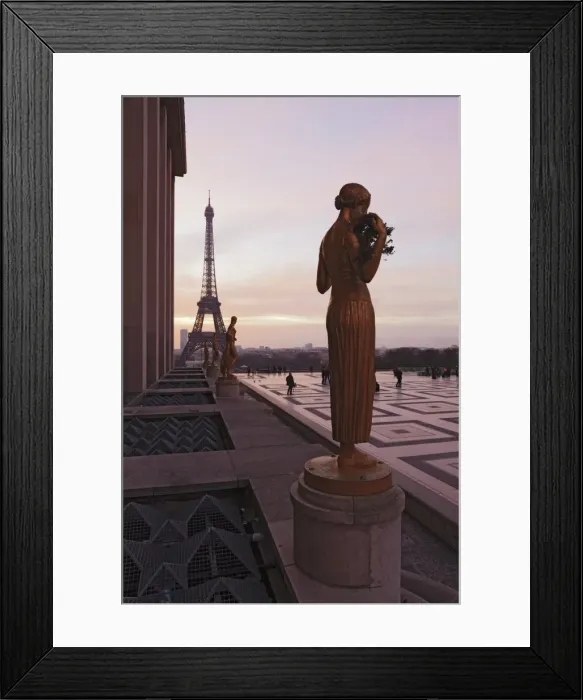 Framed Print : Trocadero and Eiffel Tower at sunrise, Paris, Ile de France, France, Europe Framed Print : Trocadero and Eiffel Tower at sunrise, Paris, Ile de France, France, Europe