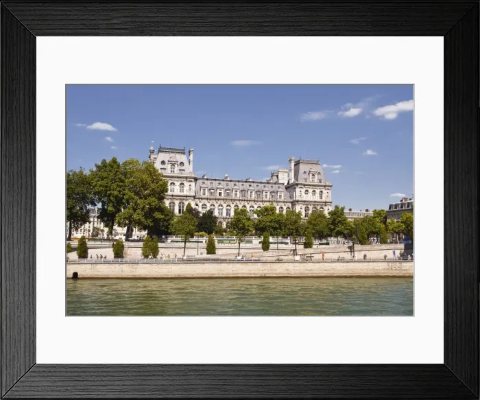 Framed Print : Hotel de Ville on the banks of the River Seine, Paris, France, Europe Framed Print : Hotel de Ville on the banks of the River Seine, Paris, France, Europe