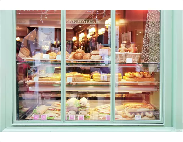Shop window with sandwiches and Quiche Lorraine at the Place du Tertre, Montmartre, Paris, Ile de France, France, Europe