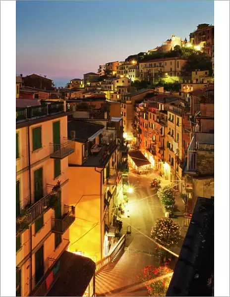 Via Colombo at dusk, Riomaggiore, Cinque Terre, UNESCO World Heritage Site, Liguria, Italy, Mediterranean, Europe