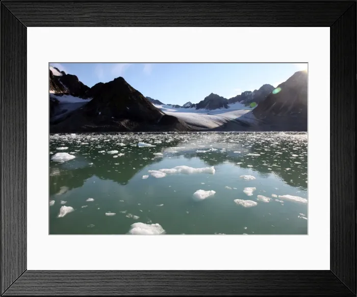 Framed Print : Brash ice from the Waggonbreen glacier, Magdalenefjord, Svalbard Framed Print : Brash ice from the Waggonbreen glacier, Magdalenefjord, Svalbard