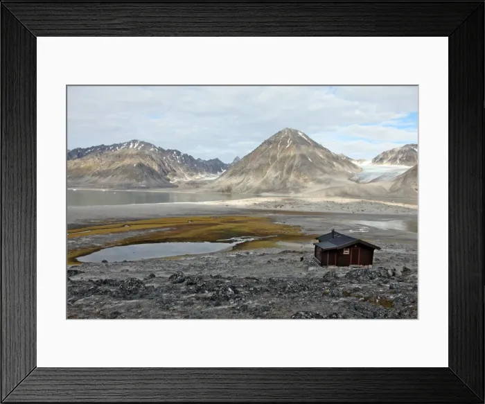 Framed Print : Governors cabin at Trinityhamn, Magdalenefjord, Svalbard, Norway, Scandinavia, Europe Framed Print : Governors cabin at Trinityhamn, Magdalenefjord, Svalbard, Norway, Scandinavia, Europe