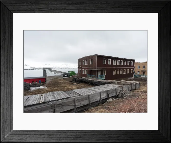 Framed Print : Russian settlement, Barentsburg, Spitzbergen, Svalbard Islands, Norway, Scandinavia, Europe Framed Print : Russian settlement, Barentsburg, Spitzbergen, Svalbard Islands, Norway, Scandinavia, Europe