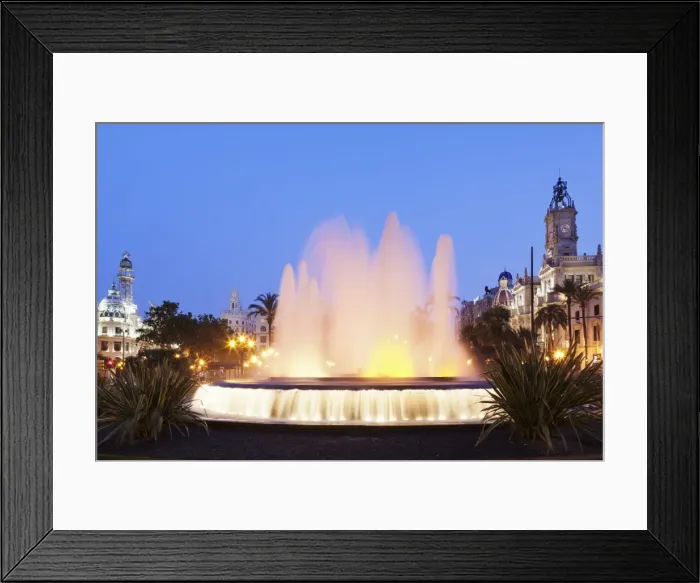 Framed Print : Illuminated fountain on Plaza del Ayuntamineto with town hall at dusk, Valencia, Comunidad Valencia, Spain, Europe Framed Print : Illuminated fountain on Plaza del Ayuntamineto with town hall at dusk, Valencia, Comunidad Valencia, Spain, Europe