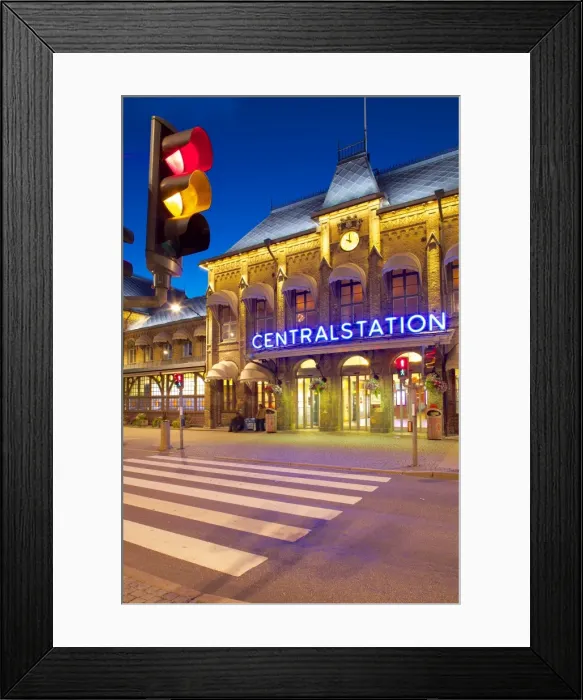 Framed Print : Central Station at dusk, Drottningtorget, Gothenburg, Sweden, Scandinavia, Europe Framed Print : Central Station at dusk, Drottningtorget, Gothenburg, Sweden, Scandinavia, Europe