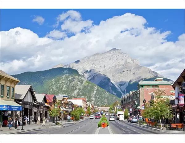 Banff town and Cascade Mountain, Banff National Park, UNESCO World Heritage Site, Alberta The Rockies, Canada, North America