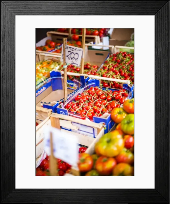 Framed Print : Tomatoes for sale at Capo Market, a fruit, vegetable and general food market in Palermo, Sicily, Italy, Europe Framed Print : Tomatoes for sale at Capo Market, a fruit, vegetable and general food market in Palermo, Sicily, Italy, Europe