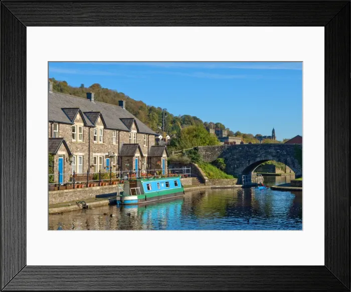 Framed Print : A view of the Canal Basin, Brecon and Monmouthshire Canal, Brecon, Brecon Beacons National Park, Powys, Wales, United Kingdom, Europe Framed Print : A view of the Canal Basin, Brecon and Monmouthshire Canal, Brecon, Brecon Beacons National Park, Powys, Wales, United Kingdom, Europe