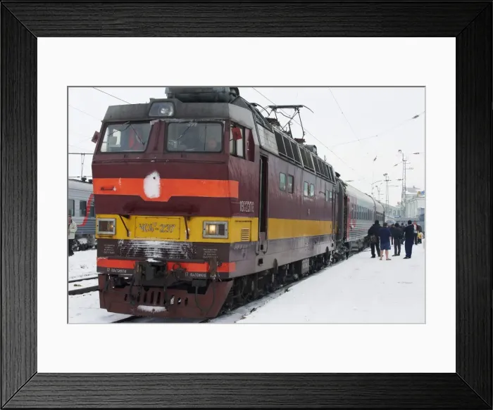 Framed Print : Railway station on the Trans-Siberian line, Kirov, Kirov Oblast, Russia, Eurasia Framed Print : Railway station on the Trans-Siberian line, Kirov, Kirov Oblast, Russia, Eurasia