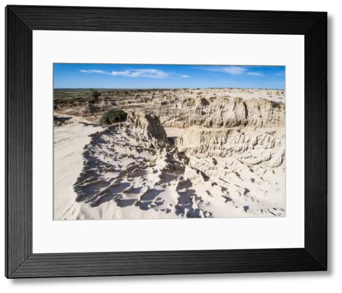 Framed Print : Walls of China, a series of Lunettes in the Mungo National Park, part of the Willandra Lakes Region, UNESCO World Heritage Site, Victoria, Australia, Pacific Framed Print : Walls of China, a series of Lunettes in the Mungo National Park, part of the Willandra Lakes Region, UNESCO World Heritage Site, Victoria, Australia, Pacific