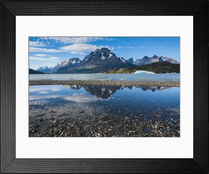Framed Print : Lago Grey lake in the Torres del Paine National Park, Patagonia, Chile, South America Framed Print : Lago Grey lake in the Torres del Paine National Park, Patagonia, Chile, South America