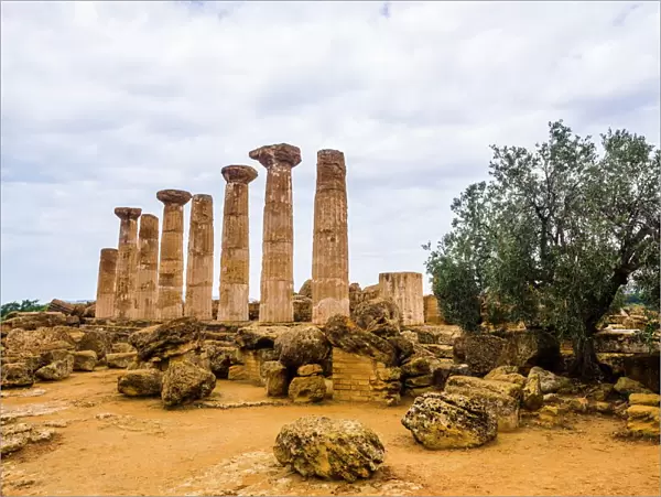 Temple of Hercules (Tempio di Ercole), Valley of the Temples (Valle dei Templi), Agrigento, UNESCO World Heritage Site, Sicily, Italy, Europe