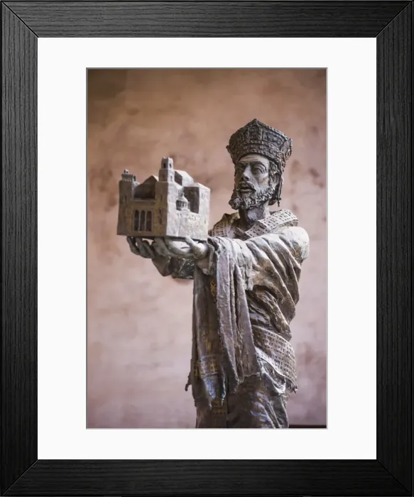 Framed Print : Statue of Guglielmo II at Monreale Cathedral (Duomo di Monreale) in Monreale, near Palermo, Sicily, Italy, Europe Framed Print : Statue of Guglielmo II at Monreale Cathedral (Duomo di Monreale) in Monreale, near Palermo, Sicily, Italy, Europe