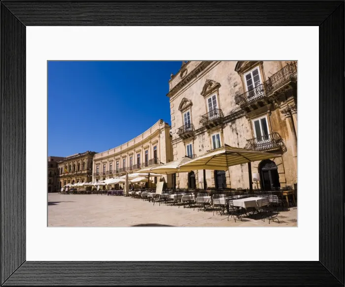 Framed Print : Cafes in Sicilian Baroque style buildings in Piazza Duomo, Ortigia, Syracuse (Siracusa), Sicily, Italy, Europe Framed Print : Cafes in Sicilian Baroque style buildings in Piazza Duomo, Ortigia, Syracuse (Siracusa), Sicily, Italy, Europe