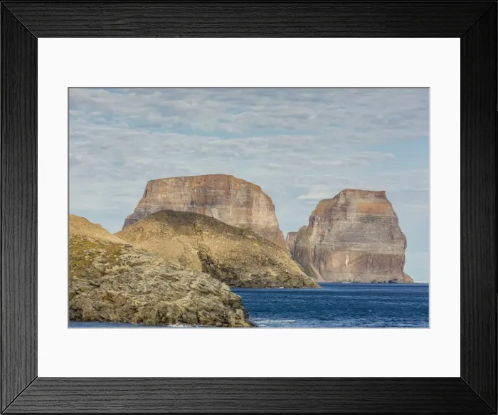 Framed Print : View of the jagged cliffs along the Cumberland Peninsula, Baffin Island, Nunavut, Canada, North America Framed Print : View of the jagged cliffs along the Cumberland Peninsula, Baffin Island, Nunavut, Canada, North America