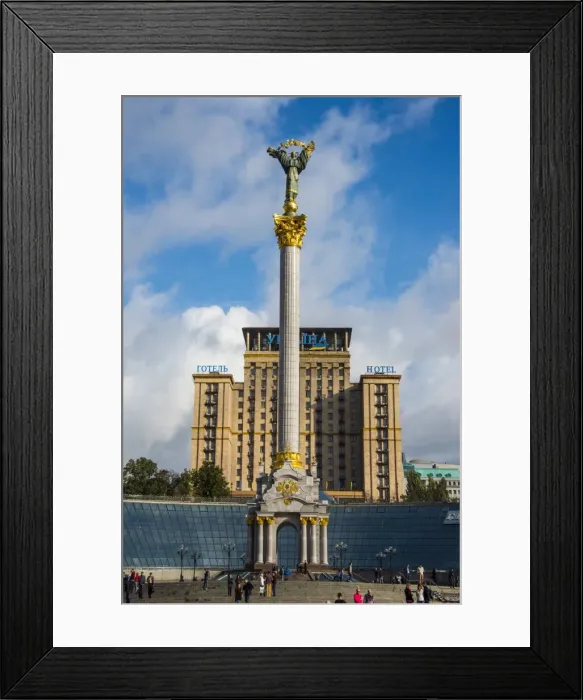 Framed Print : Independence monument on the Maidan Nezalezhnosti in the center of Kiev (Kyiv), Ukraine, Europe Framed Print : Independence monument on the Maidan Nezalezhnosti in the center of Kiev (Kyiv), Ukraine, Europe